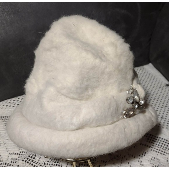 Vintage Womens White 100% Rabbit Fur Rhinestone Hat Made in Italy Valerie Modes - Picture 6 of 8